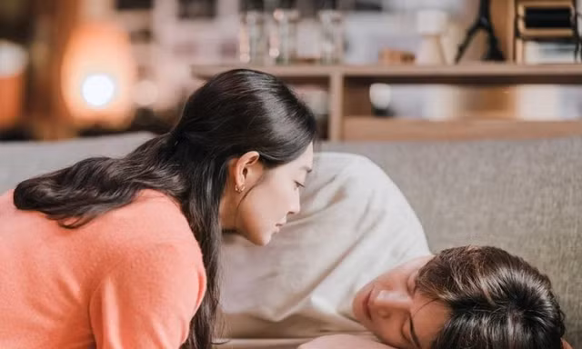 Rating của "Hometown Cha Cha Cha" tập 10 tăng vọt nhờ Shin Min Ah đã chịu tỏ tình