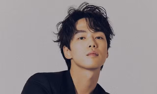 Chưa kịp về "cùng nhà" với Seo Ji Hye, Kim Jung Hyun đã bị công ty quản lý kiện