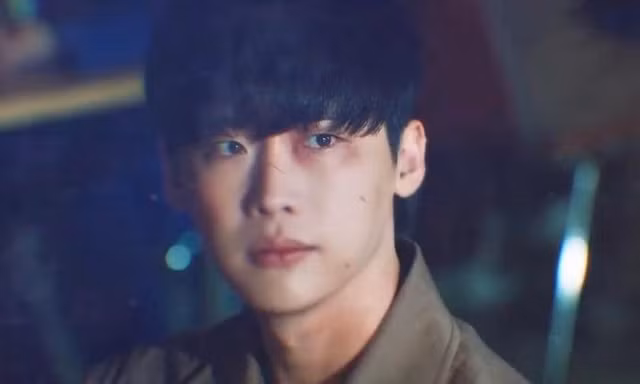 "Big Mouth" tập 2: Lee Jong Suk thoát nạn nhờ bị hiểu lầm, YoonA nỗ lực giải oan cho "chồng"