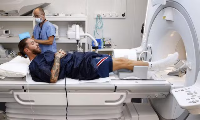 PSG xem xét chấm dứt hợp đồng với trung vệ Sergio Ramos?