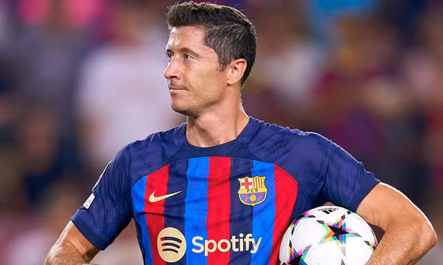 Lewandowski làm điều chưa từng có trong lịch sử Champions League 
