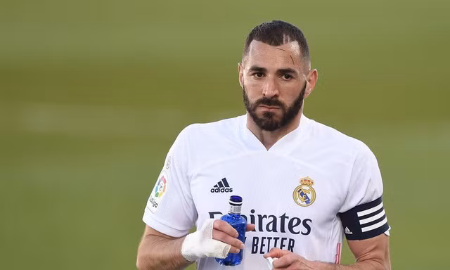 HLV Ancelotti: Real Madrid bị loại vì thiếu Benzema