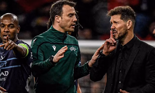 HLV Atletico nổi điên vì bị Guardiola 'nói kháy' 