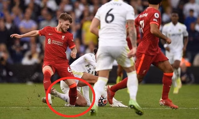 Tài năng trẻ Liverpool xuất viện sau chấn thương kinh hoàng