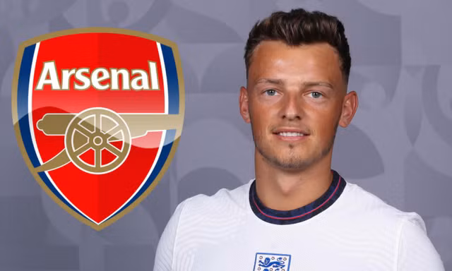 Arsenal mua trung vệ đắt giá nhất lịch sử đội bóng