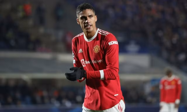 HLV Carrick: Varane chưa thể ra sân trận MU gặp Arsenal