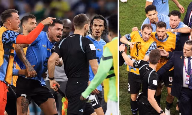 Cầu thủ Uruguay đuổi theo 'hỏi tội' trọng tài sau khi bị loại khỏi World Cup 2022 
