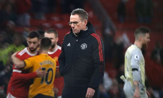 Thua Wolves sau 40 năm, HLV MU lắc đầu ngao ngán