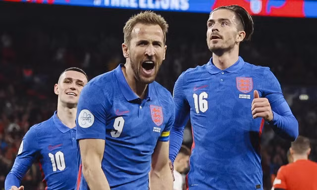 Harry Kane cân bằng kỷ lục ghi bàn của huyền thoại M.U
