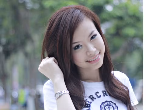 Cô gái Việt xinh đẹp từng ở bên tỷ phú Mỹ