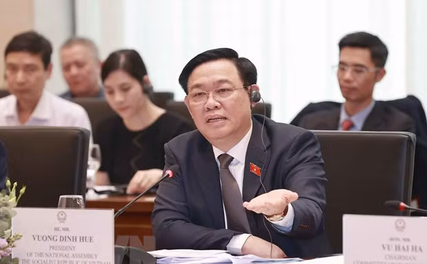 Chủ tịch Quốc hội Vương Đình Huệ phát biểu tại buổi tiếp. (Ảnh: Doãn Tấn/TTXVN)