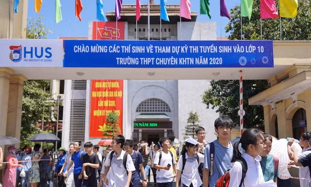 Trường THPT chuyên Khoa học Tự nhiên nhận hồ sơ vào lớp 10 từ ngày 10/4