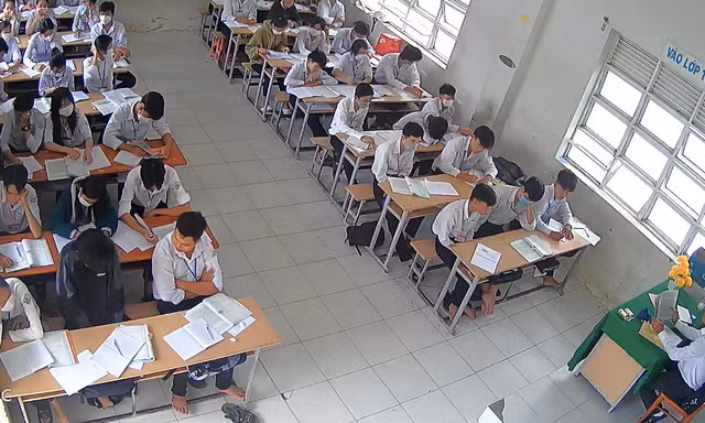 Hình ảnh lớp học, nơi xảy ra vụ việc. Ảnh cắt từ clip