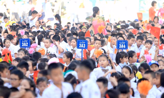Hà Nội kiến nghị nâng tầng trường học: Học sinh tăng chóng mặt, làm sao kịp nâng tầng?