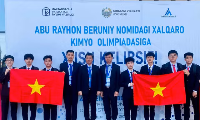 8 thí sinh đội tuyển Việt tham dự Olympic Hoá học quốc tế cho học sinh dưới 18 tuổi đều giành huy chương