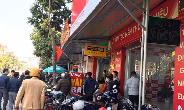 Thanh niên táo tợn mang dao đi cướp tiệm vàng giữa ban ngày ở Hải Phòng