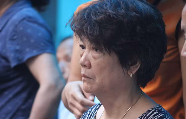 Rơi máy bay quân sự: Người thân, hàng xóm xót thương phi công tử nạn