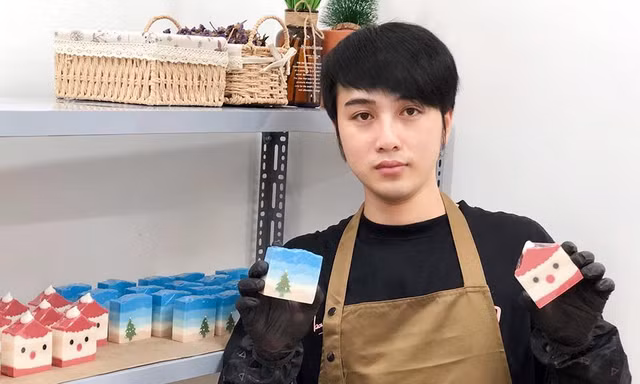 Xà phòng cây thông, tuần lộc... của chàng trai đất Cảng đắt hàng dịp Giáng sinh