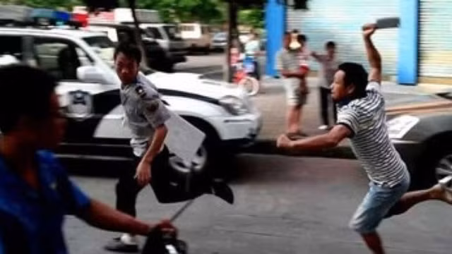 Truy bắt trộm, trưởng đồn công an bị hành hung