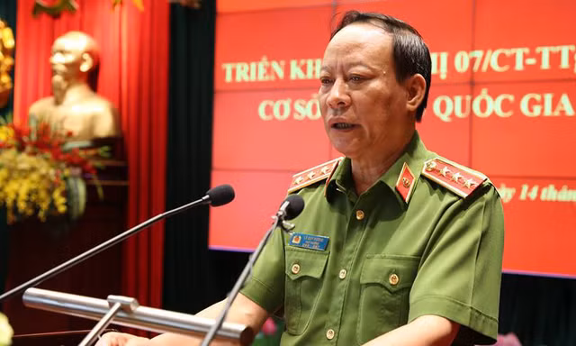 Thượng tướng Lê Quý Vương.