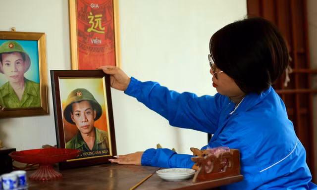 Tuổi trẻ Hải Dương phục dựng ảnh liệt sĩ tặng mẹ Việt Nam anh hùng