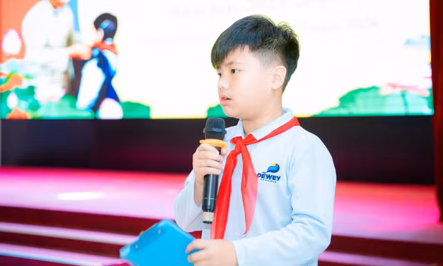Kết nạp đội viên Đội TNTP Hồ Chí Minh đầu tiên tại trường tư thục ở Hải Phòng