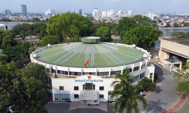 Toàn cảnh Cung VHTT Thanh niên Hải Phòng trên phố Lạch Tray.