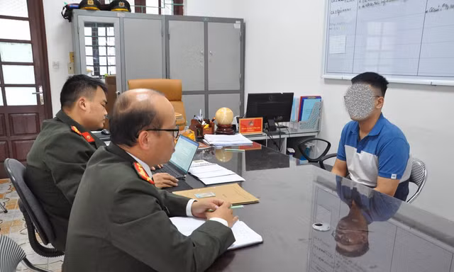 Bắt kẻ rao thông tin 'gái gọi' để lừa đảo 