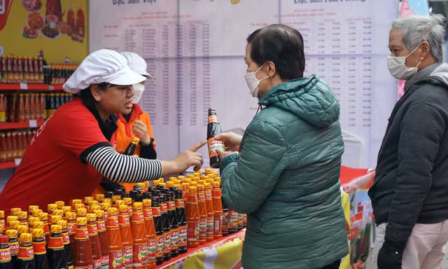 Hải Phòng, Đà Nẵng rộn ràng 'chợ Tết Công đoàn'