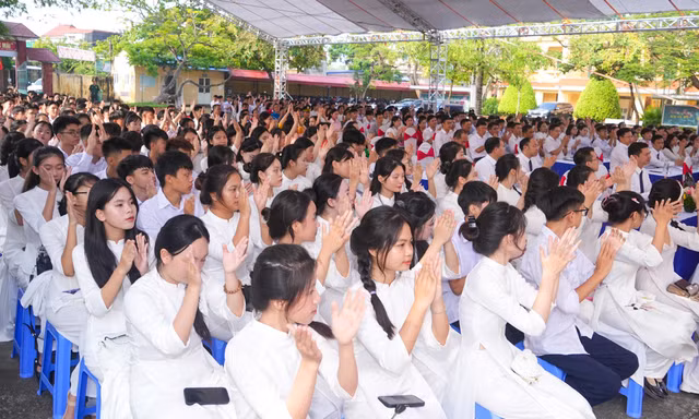 Lễ khai giảng đặc biệt trên đảo Bạch Long Vĩ 