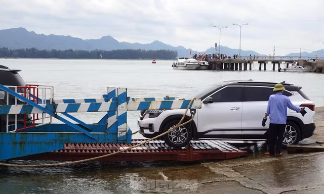 Hải Phòng mở tuyến buýt công cộng, hạn chế ôtô qua phà ra Cát Bà dịp nghỉ lễ
