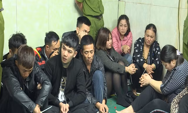Các đối tượng bị bắt quả tang.