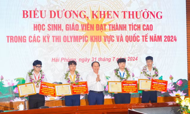Hải Phòng chi 2,7 tỷ đồng thưởng học sinh đạt giải Olympic khu vực và quốc tế 