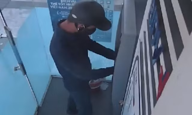 Truy tìm 2 đối tượng lắp thiết bị sao chụp dữ liệu lên cây ATM