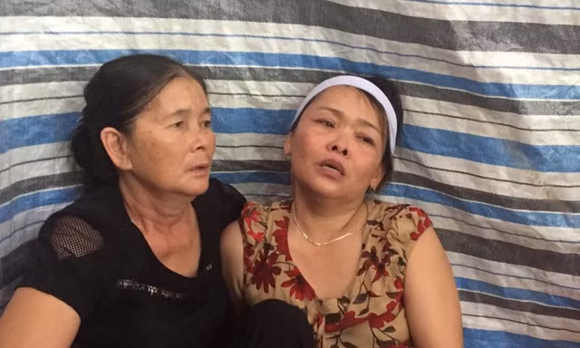 Vụ ô tô đâm xe đạp điện, 3 trẻ tử vong: Áo tang trắng thôn nghèo