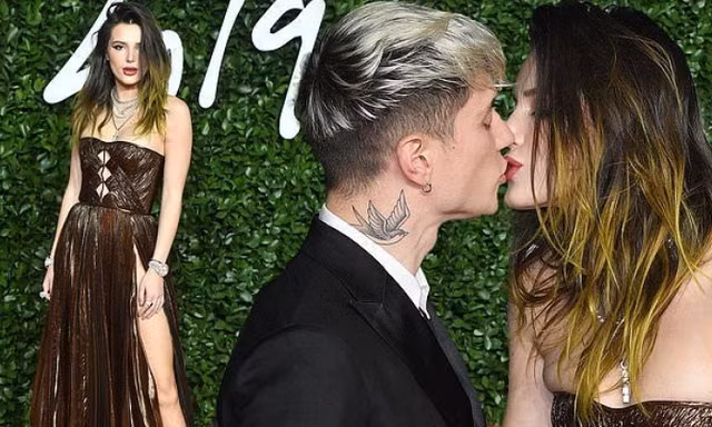 Người đẹp 9x Bella Thorne diện váy xẻ cao 'bất tận' hớ hênh