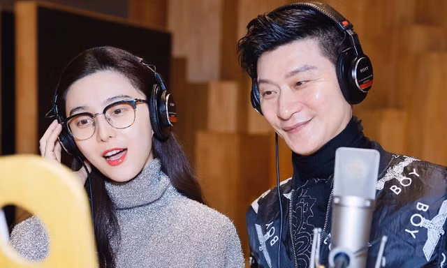 Fan bất ngờ vì cha Phạm Băng Băng quá trẻ trung phong độ