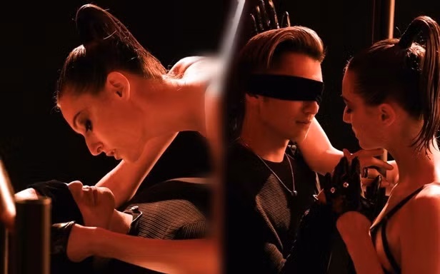 Tạ Đình Phong tình tứ bên gái lạ gợi cảm 