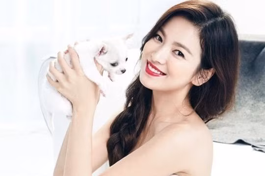 Mê mẩn ngắm Song Hye Kyo vai trần quyến rũ 
