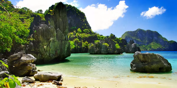 [CẬN CẢNH] Hòn đảo đẹp nhất thế giới khiến lữ khách mê mẩn