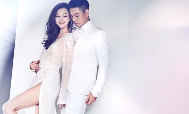 Ảnh cưới lung linh của Chu Hiếu Thiên và người yêu gợi cảm