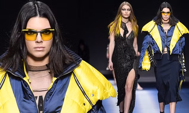 Dàn ‘chân dài’ cuốn hút ấn tượng trong show Versace 