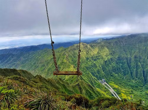 Xích đu cho những người 'chán sống' ở Hawaii