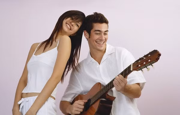 Gai mắt vì vợ lẳng lơ