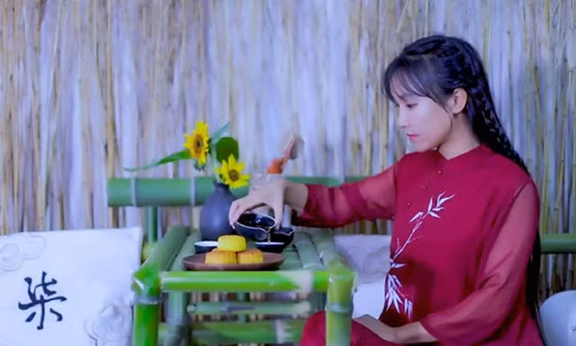 'Tiên nữ' Lý Tử Thất từ cô gái vất vả mưu sinh thành triệu phú ở tuổi 29