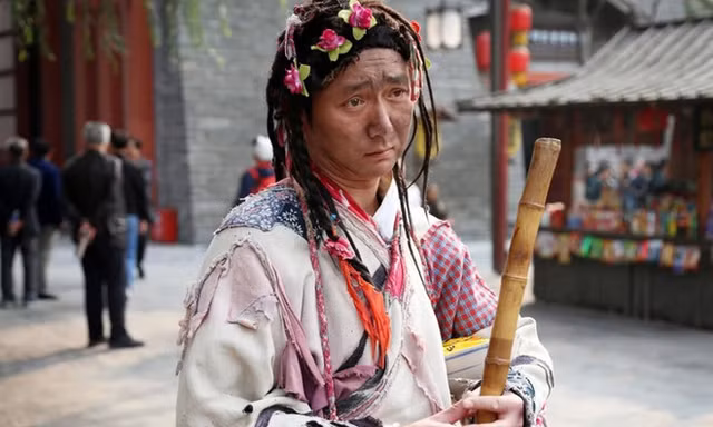 Chàng trai Trung Quốc mua nhà thành phố sau 8 năm đóng vai ăn xin