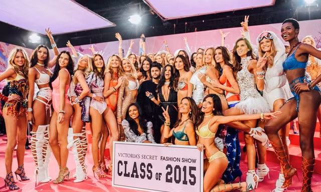 Show diễn nội y Victoria’s Secret 2016 sẽ diễn ra tại Pháp