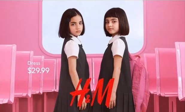 Quảng cáo của H&M bị tố tình dục hóa trẻ em