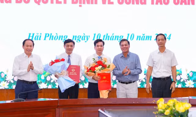 Bản tin 8H: Bổ nhiệm Giám đốc Sở Nội vụ, Phó Trưởng ban Tổ chức Thành ủy Hải Phòng