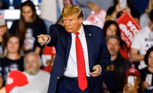 Ông Trump nói Taylor Swift vô ơn